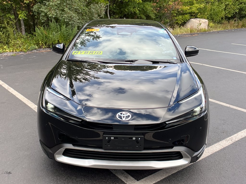 New 2027 Toyota Prius Plug-In Hybrid FWD image 8