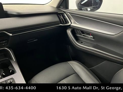 Certified 2025 MAZDA CX-70 Plug-In Hybrid w/ Premium Pkg image 10