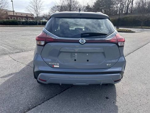 Used 2021 Nissan Kicks SV image 5