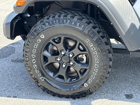Used 2023 Jeep Wrangler Unlimited Sport AWD/4WD image 9