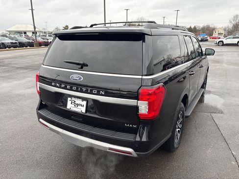Used 2024 Ford Expedition Max XLT image 3