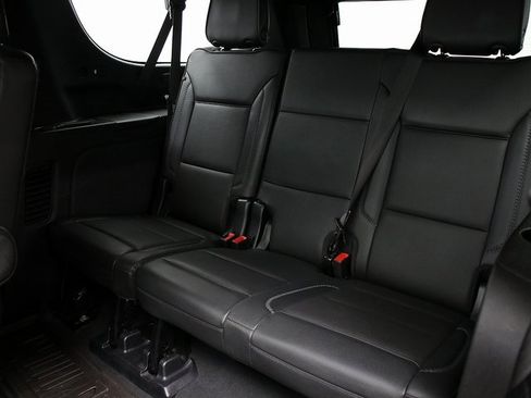 Used 2023 GMC Yukon XL Denali image 12