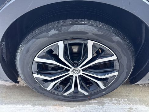 Used 2024 Toyota Crown Limited image 23