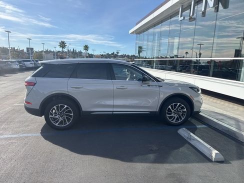 Used 2022 Lincoln Corsair FWD w/ Equipment Group 101A image 11