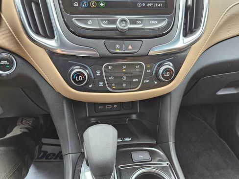 Used 2024 Chevrolet Equinox Premier FWD image 16