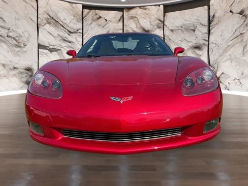 Used 2005 Chevrolet Corvette Coupe w/ Preferred Equipment Group image 2