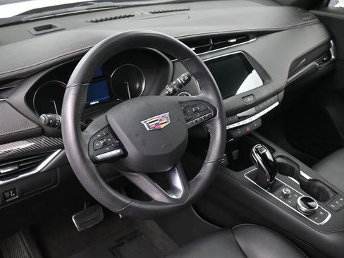 Used 2023 Cadillac XT4 Sport FWD image 7