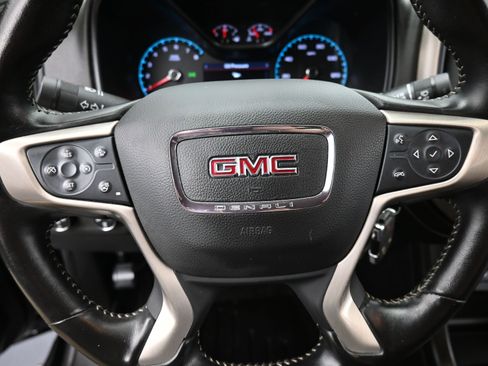 Used 2022 GMC Canyon Denali image 9