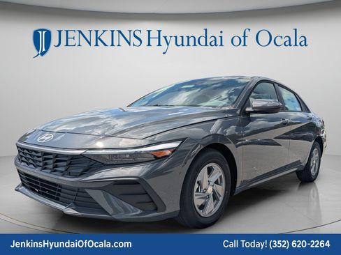 New 2026 Hyundai Elantra SE FWD image 9