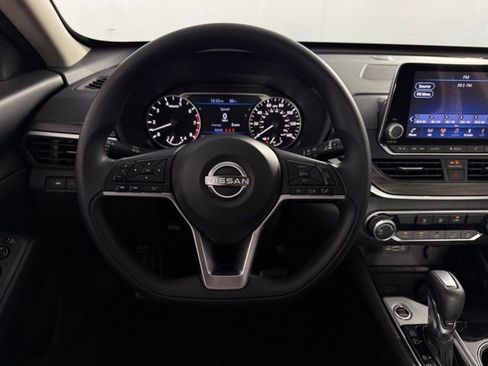 Used 2024 Nissan Altima 2.5 SV FWD image 20