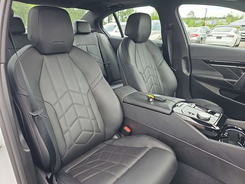 Used 2025 BMW 530i RWD image 14