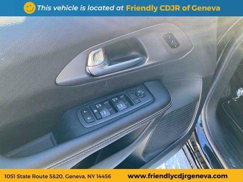 New 2026 Chrysler Pacifica Select AWD/4WD image 26