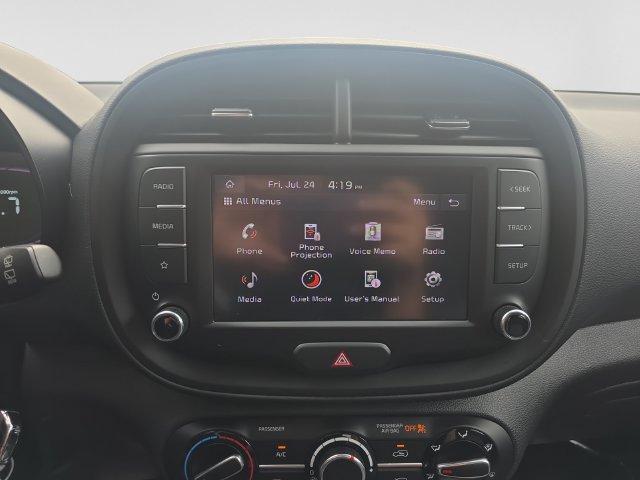 Used 2023 Kia Soul LX w/ LX Technology Package FWD image 15