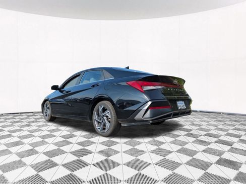 Used 2024 Hyundai Elantra Limited FWD image 13