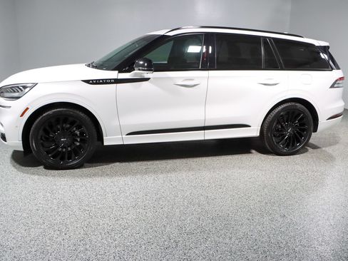 Used 2023 Lincoln Aviator Reserve w/ Jet Package RWD image 10