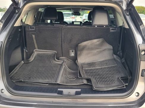 Used 2023 Toyota Highlander XLE image 13