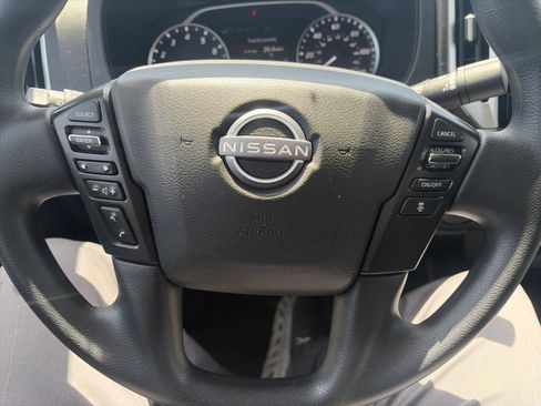 Used 2025 Nissan Frontier SV RWD image 17