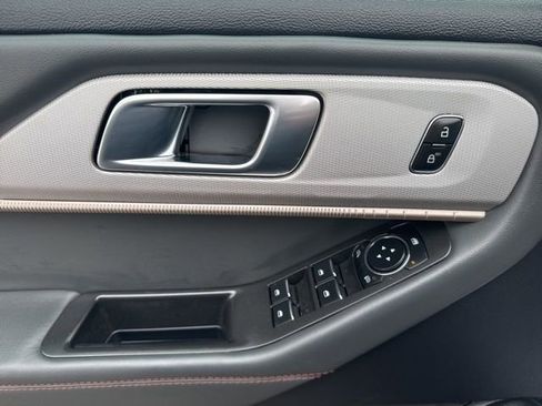 Certified 2025 Ford Explorer Active image 9