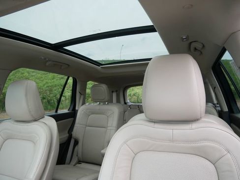 Used 2023 Lincoln Aviator Reserve w/ Elements Package Plus AWD/4WD image 10
