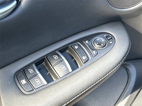 Certified 2025 INFINITI QX50 Luxe image 19