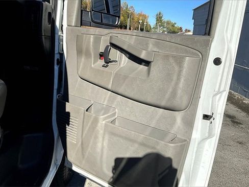 Used 2020 Chevrolet Express 3500 LS image 19