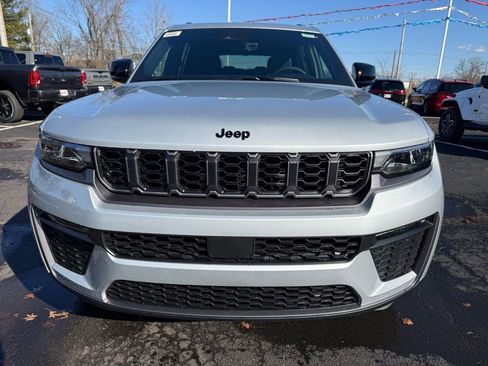 New 2026 Jeep Grand Cherokee L Limited w/ Limited Altitude Package AWD/4WD image 8