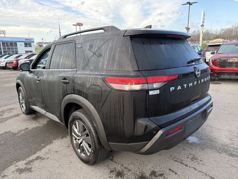 Used 2025 Nissan Pathfinder SV AWD/4WD image 8
