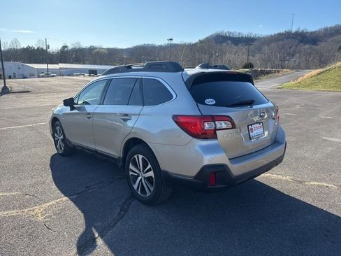 Used 2019 Subaru Outback 2.5i Limited AWD/4WD image 6