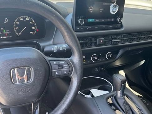 Used 2024 Honda HR-V LX image 2