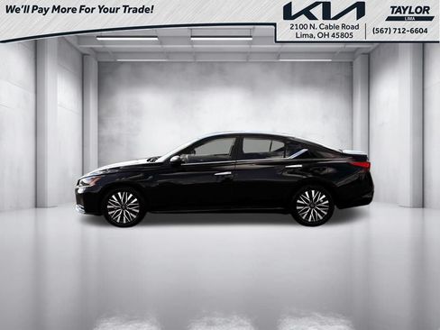 Used 2025 Nissan Altima 2.5 SV FWD image 15