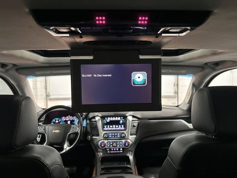 Used 2020 Chevrolet Suburban Premier image 28