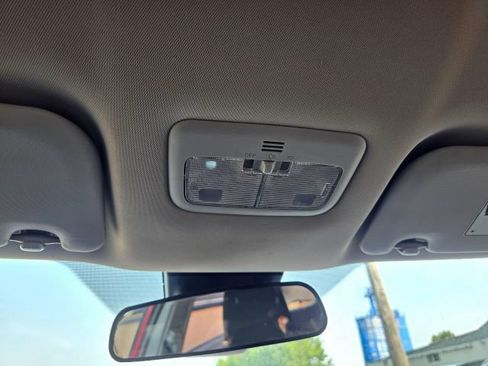 Used 2017 Toyota Corolla LE w/ Carpet Mat Package (TMS) FWD image 54