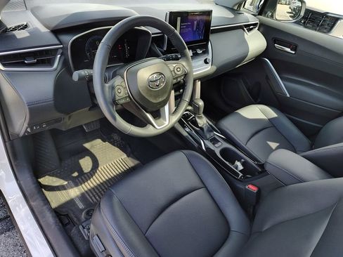 Used 2024 Toyota Corolla Cross XLE w/ Convenience Package AWD/4WD image 11