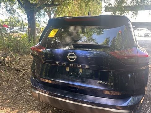 Used 2024 Nissan Rogue SV image 33
