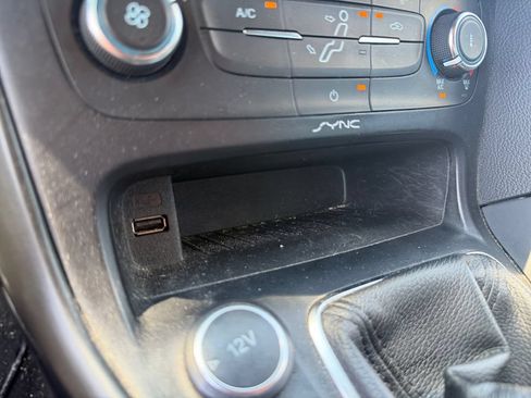 Used 2017 Ford Focus ST FWD image 32