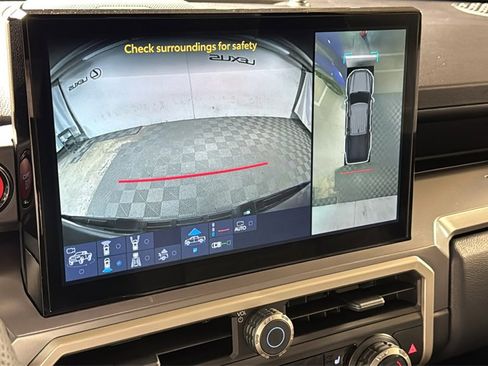 Used 2025 Toyota Tacoma TRD Sport image 28