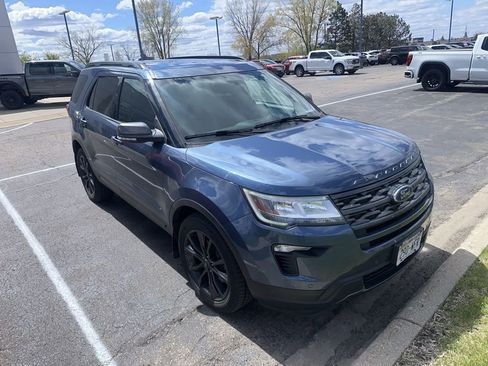 Used 2019 Ford Explorer XLT w/ Equipment Group 202A AWD/4WD image 3