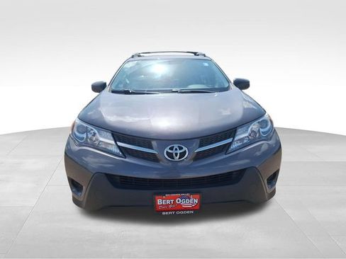 Used 2015 Toyota RAV4 LE FWD image 2