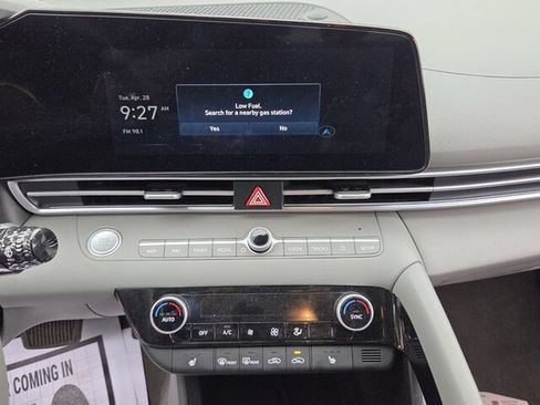 Used 2025 Hyundai Elantra SEL FWD image 18
