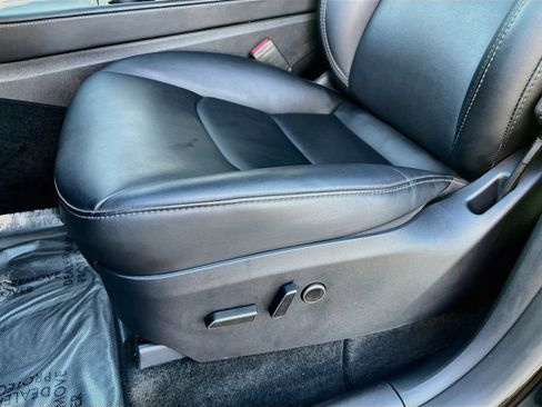 Used 2024 Tesla Model Y 2WD image 18