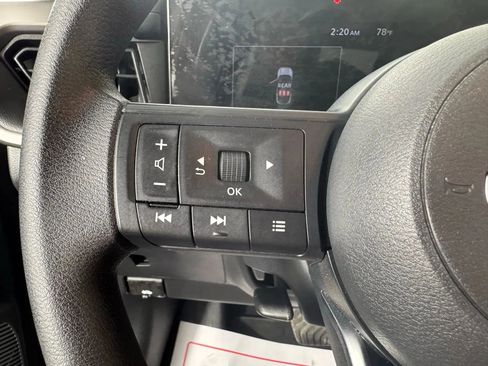 Used 2025 Nissan Kicks S AWD/4WD image 15