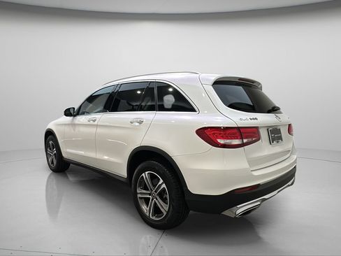 Used 2019 Mercedes-Benz GLC 300 4MATIC image 4