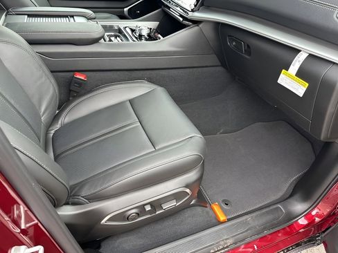 New 2026 Jeep Grand Wagoneer 4WD image 16