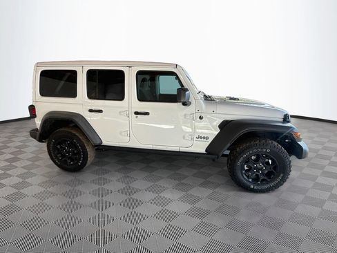 Certified 2023 Jeep Wrangler Unlimited w/ Sun & Screen Package AWD/4WD image 5