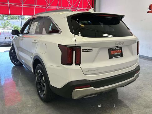 Used 2025 Kia Sorento S w/ Panoramic Sunroof Package FWD image 5