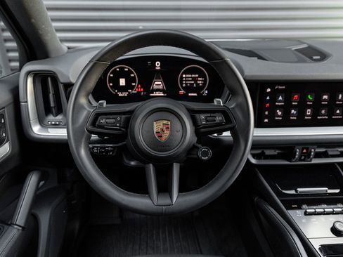 Certified 2025 Porsche Cayenne image 17
