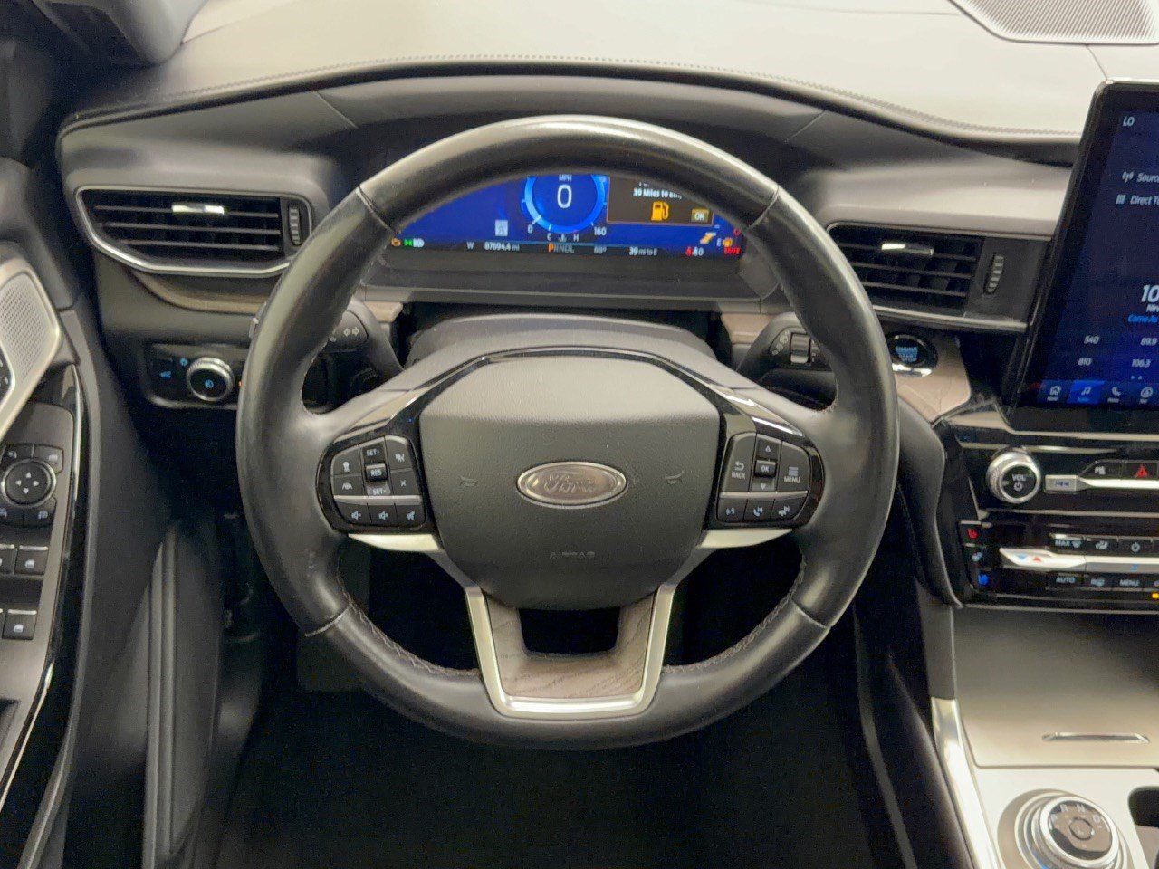 Used 2022 Ford Explorer Platinum w/ Equipment Group 601A AWD/4WD image 10