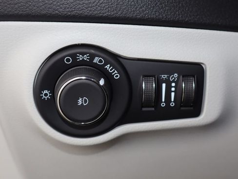 Used 2021 Jeep Compass Latitude w/ Convenience Group FWD image 21