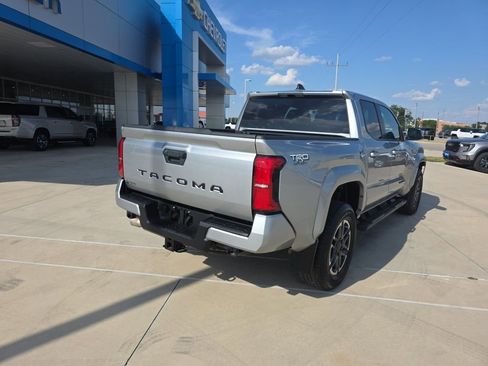Used 2024 Toyota Tacoma TRD Sport image 19