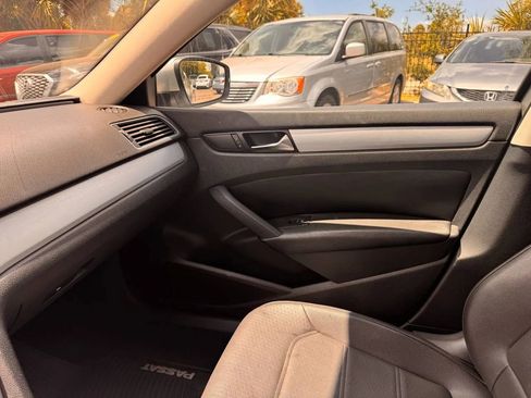 Used 2013 Volkswagen Passat 2.5 SE image 18